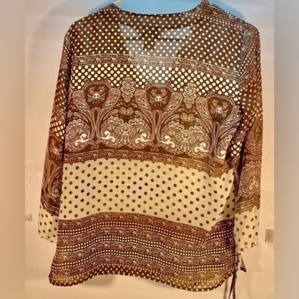 ALLISON TAYLOR TOP SIZE MEDIUM BROWN AND WHITE BLOUSE